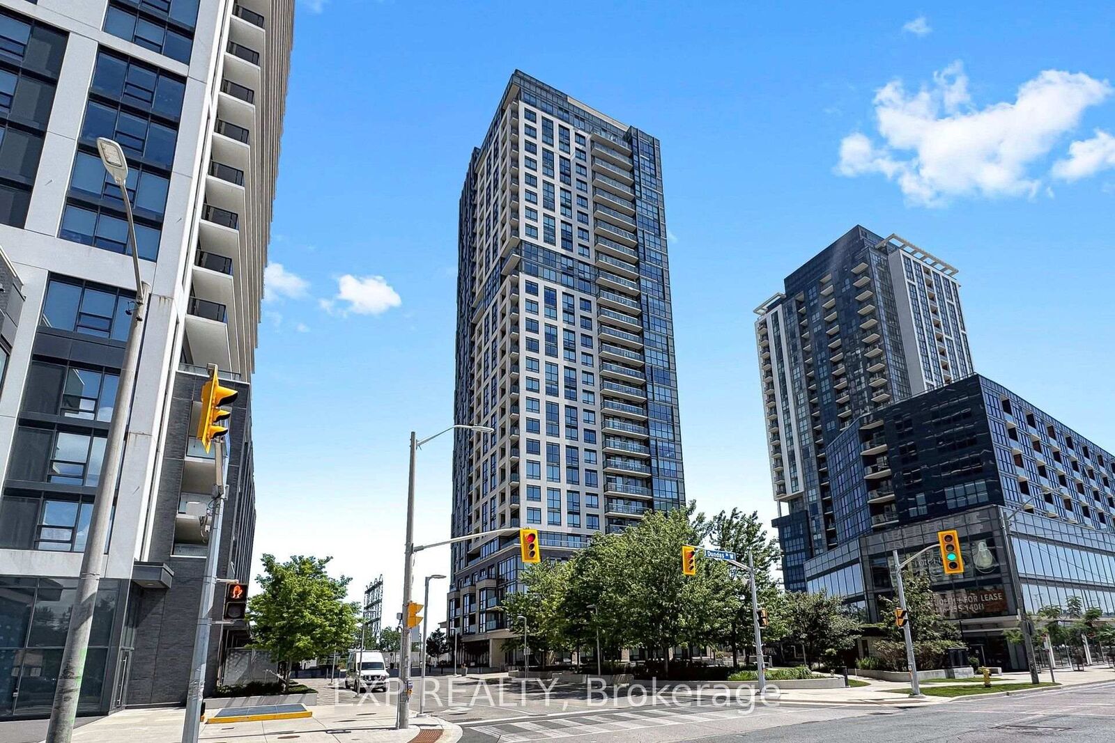 Property Photo:  20 Thomas Riley Road W 609  ON M9B 0C3 