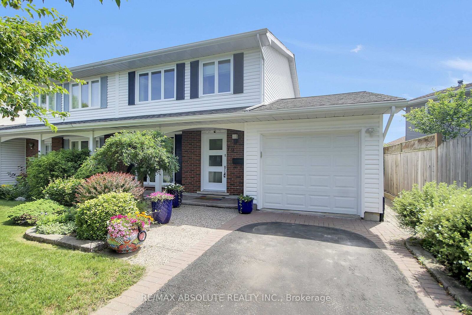 Property Photo:  79 Shoreham Avenue  ON K2G 3X3 