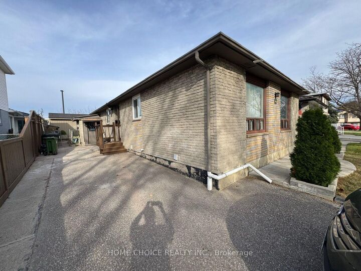 Property Photo:  12 Sultan Pool Drive  ON M9V 4H2 