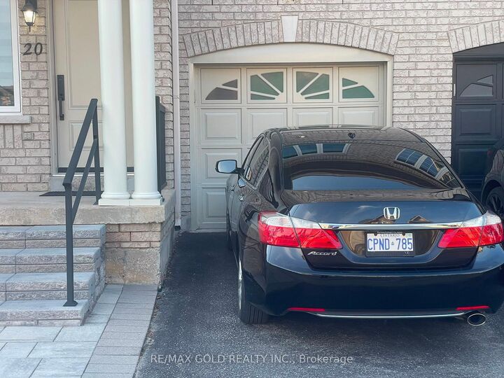 Property Photo: 20 Kincaid Lane ON L3S 0B8