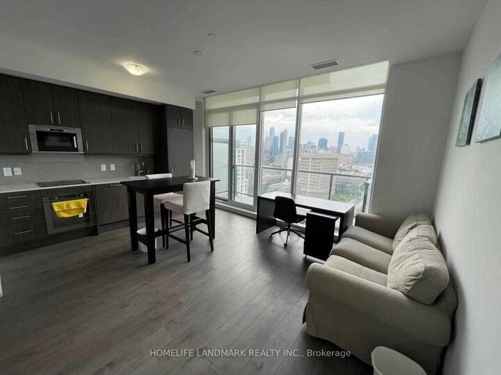 Property Photo: 297 College Street Ph3 ON M5T 1S2