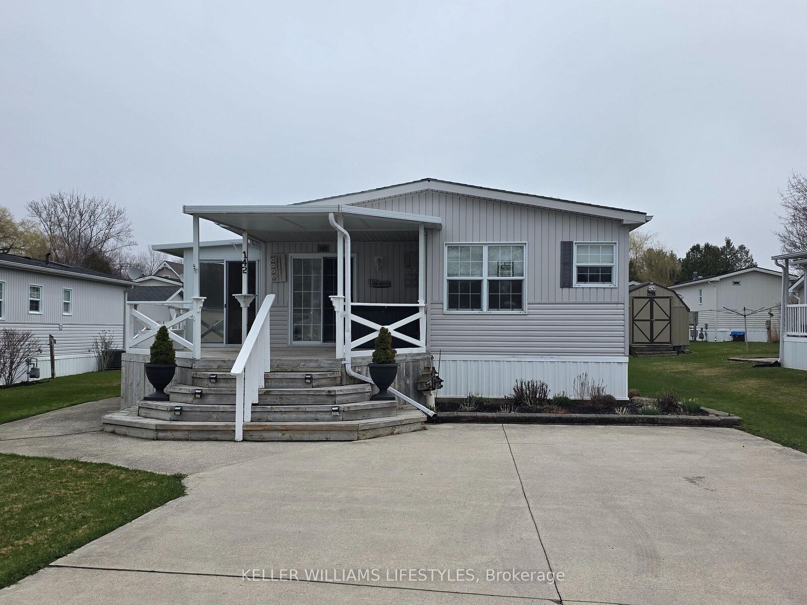 Property Photo: 142 Sandbagger Crescent ON N0M 1G0