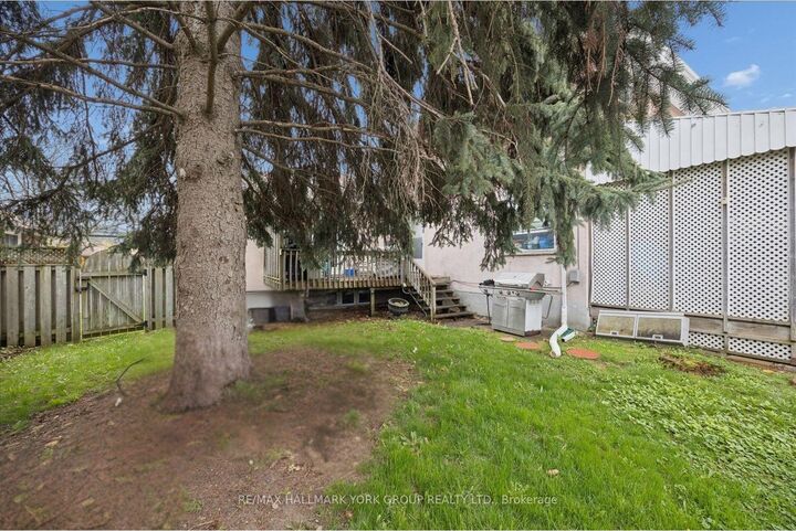 Property Photo:  226 Cromwell Avenue  ON L1J 4T8 
