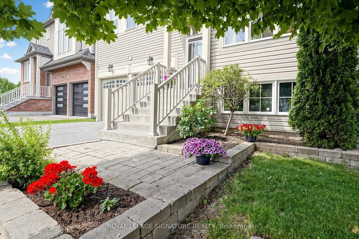 Property Photo: 2339 Pilgrim Square ON L1L 0C1