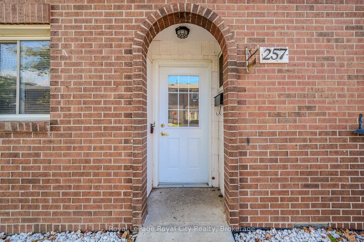 Property Photo: 31 Greengate Road 257 ON N1H 6R3