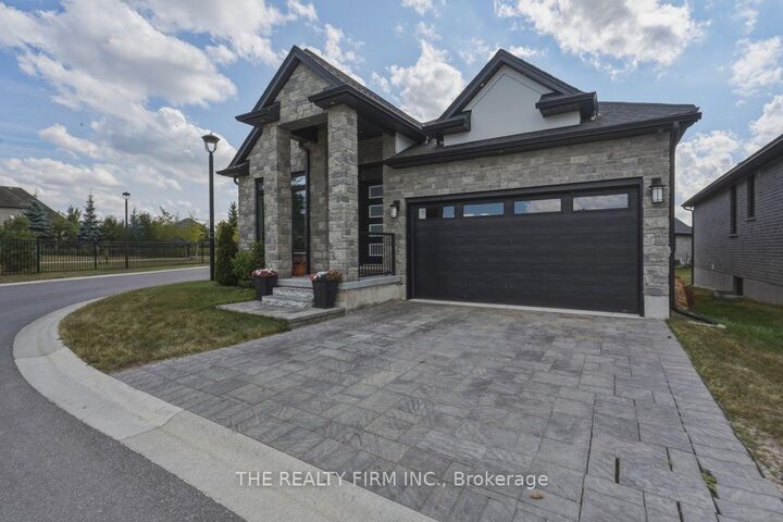 Property Photo:  6990 Clayton Walk 1  ON N6P 0B2 