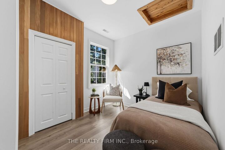 Property Photo: 5 Henry Street ON N6B 2L6