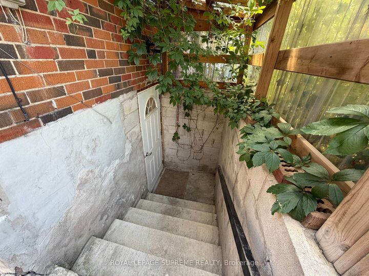 Property Photo: 1074 Briar Hill Avenue Bsmt ON M6B 1M7