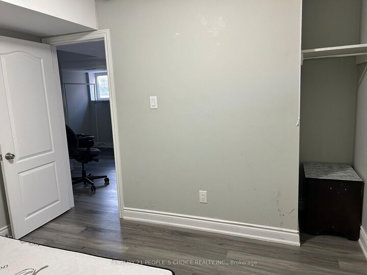 Property Photo: 23 Travis Crescent Bsmt ON L7A 3J4