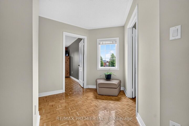 Property Photo:  83 Royal Ridge Crescent  ON L6A 2T1 