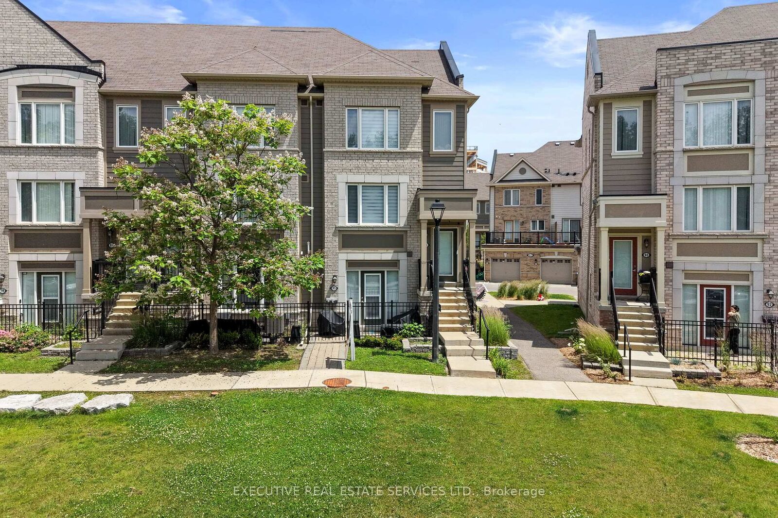 Property Photo:  1 Beckenrose Court 95  ON L6Y 6G2 