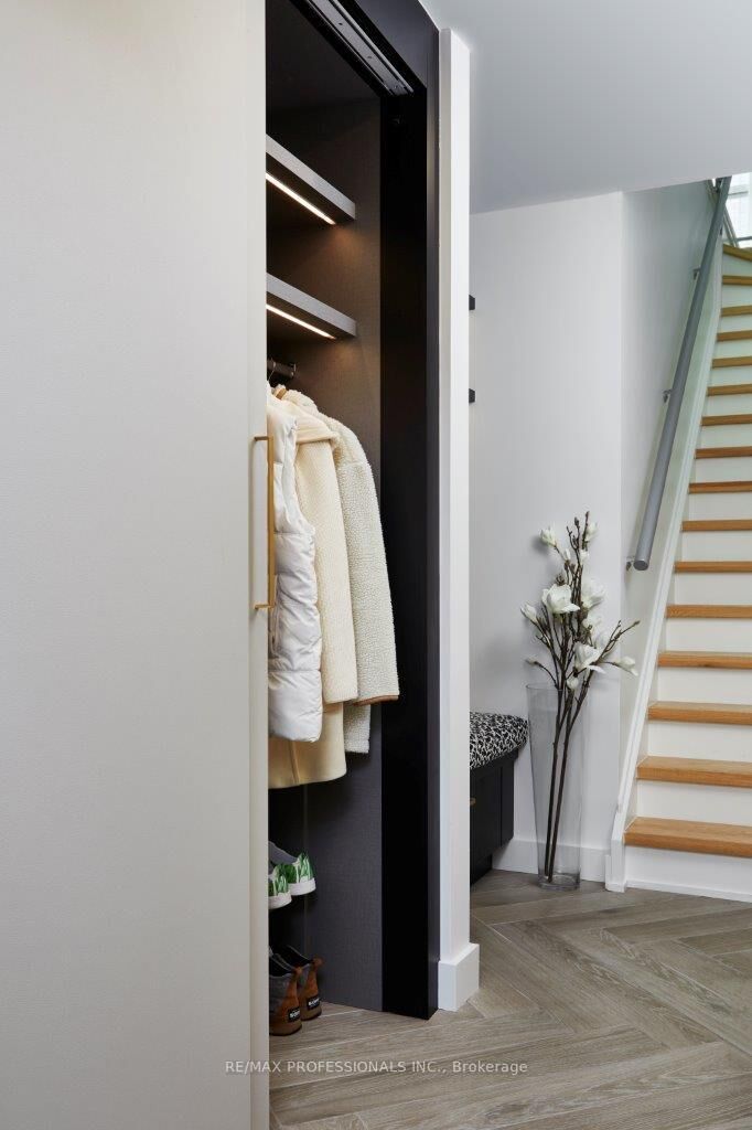Property Photo:  388 Richmond Street W 510  ON M5A 1P8 
