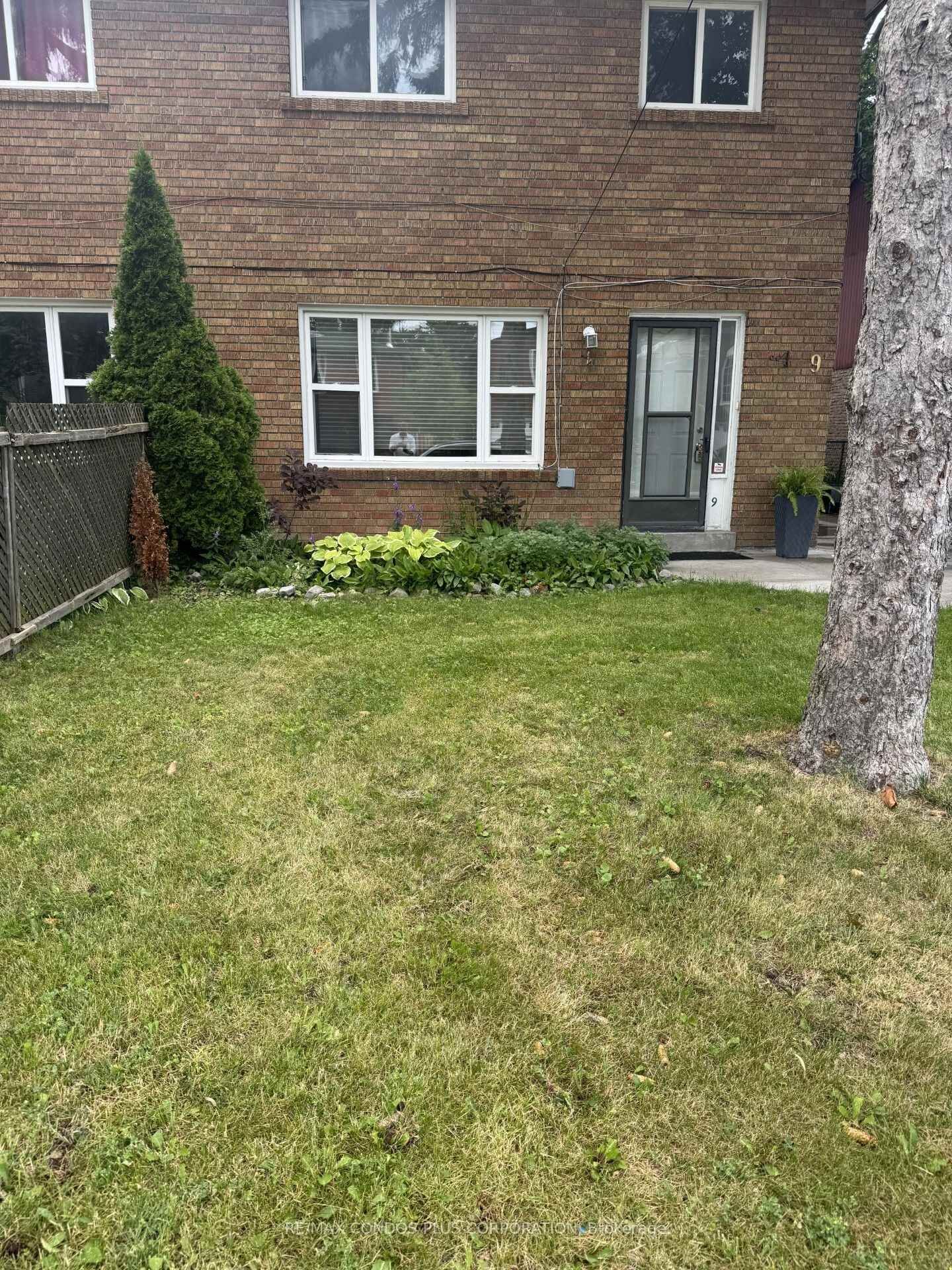 Property Photo:  9 Rockwood Drive  ON M1M 3M9 