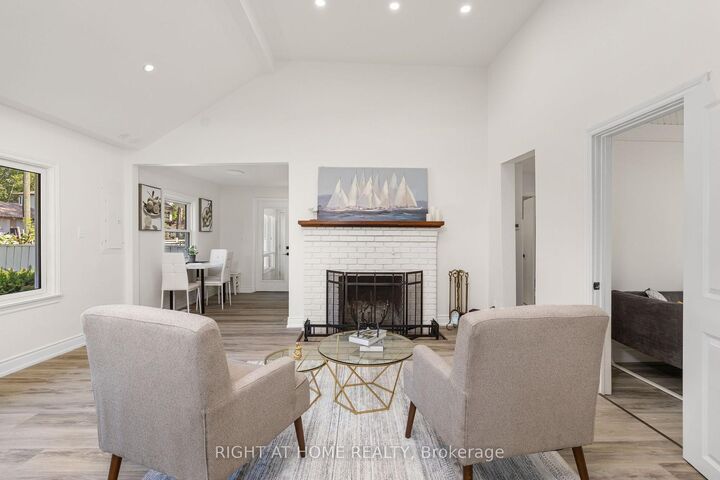 Photo de la propriété: 51 Lakeside Drive ON L9S 2T8