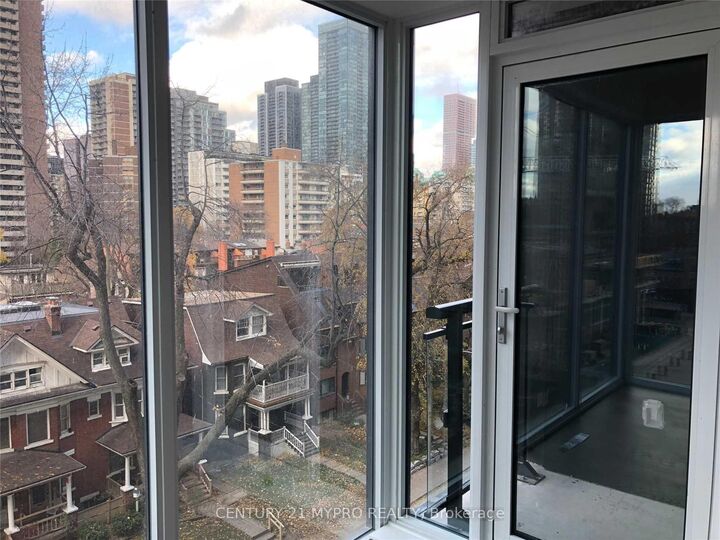 Photo de la propriété:  17 Dundonald Street 502  ON M4Y 0E4 
