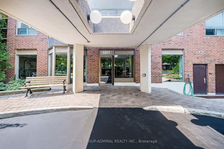Property Photo: 1901 Pilgrims Way 604 ON L6M 2W9