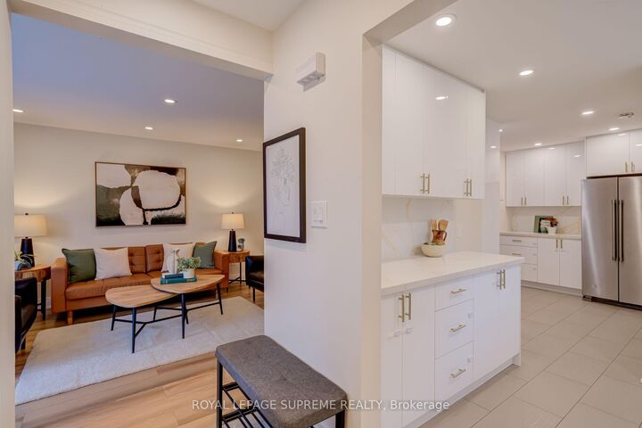 Property Photo: 143 Voltarie Crescent ON L5A 2A5