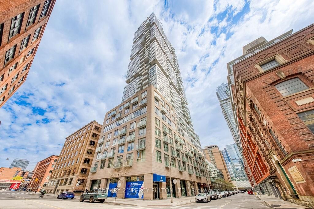 Property Photo:  30 Nelson Street 323  ON M5V 0H5 