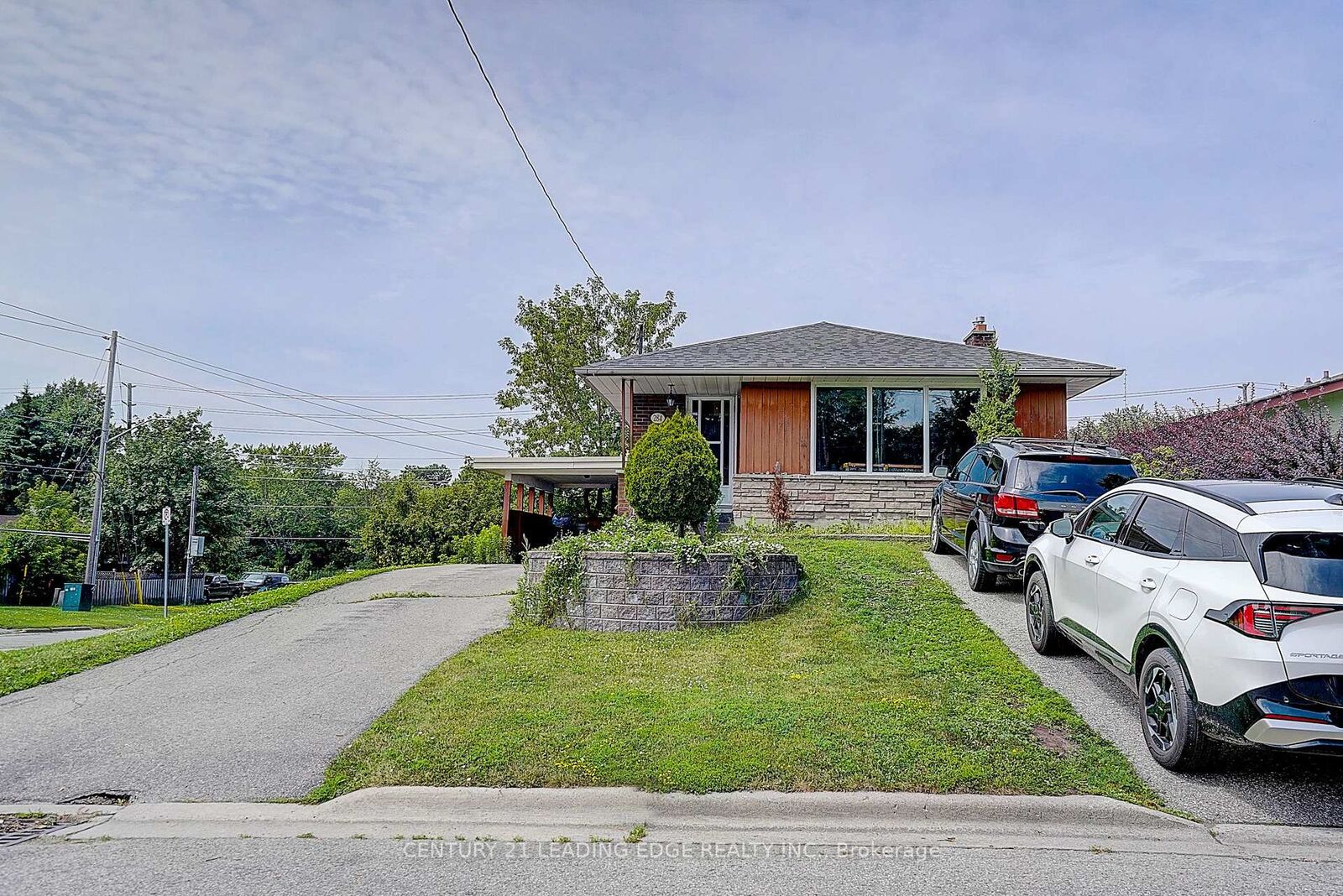 Property Photo: 284 Dover Street ON L1G 6G6