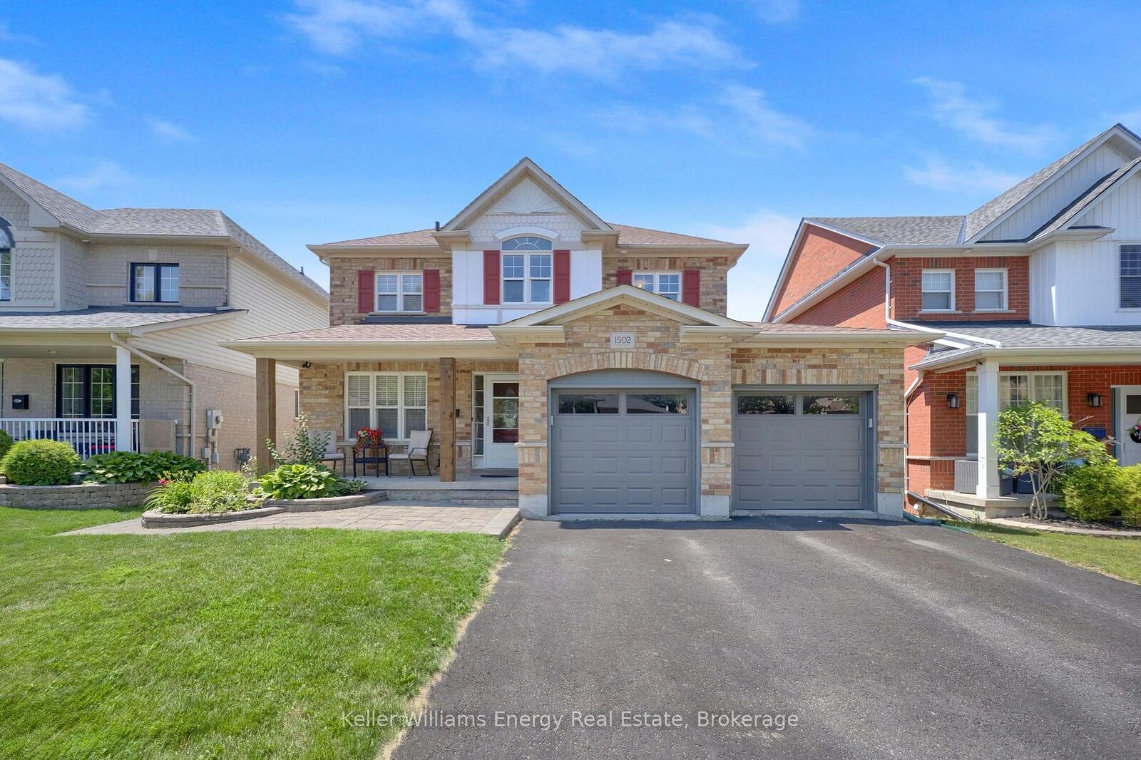 Property Photo:  1502 Clearbrook Drive  ON L1K 2S3 