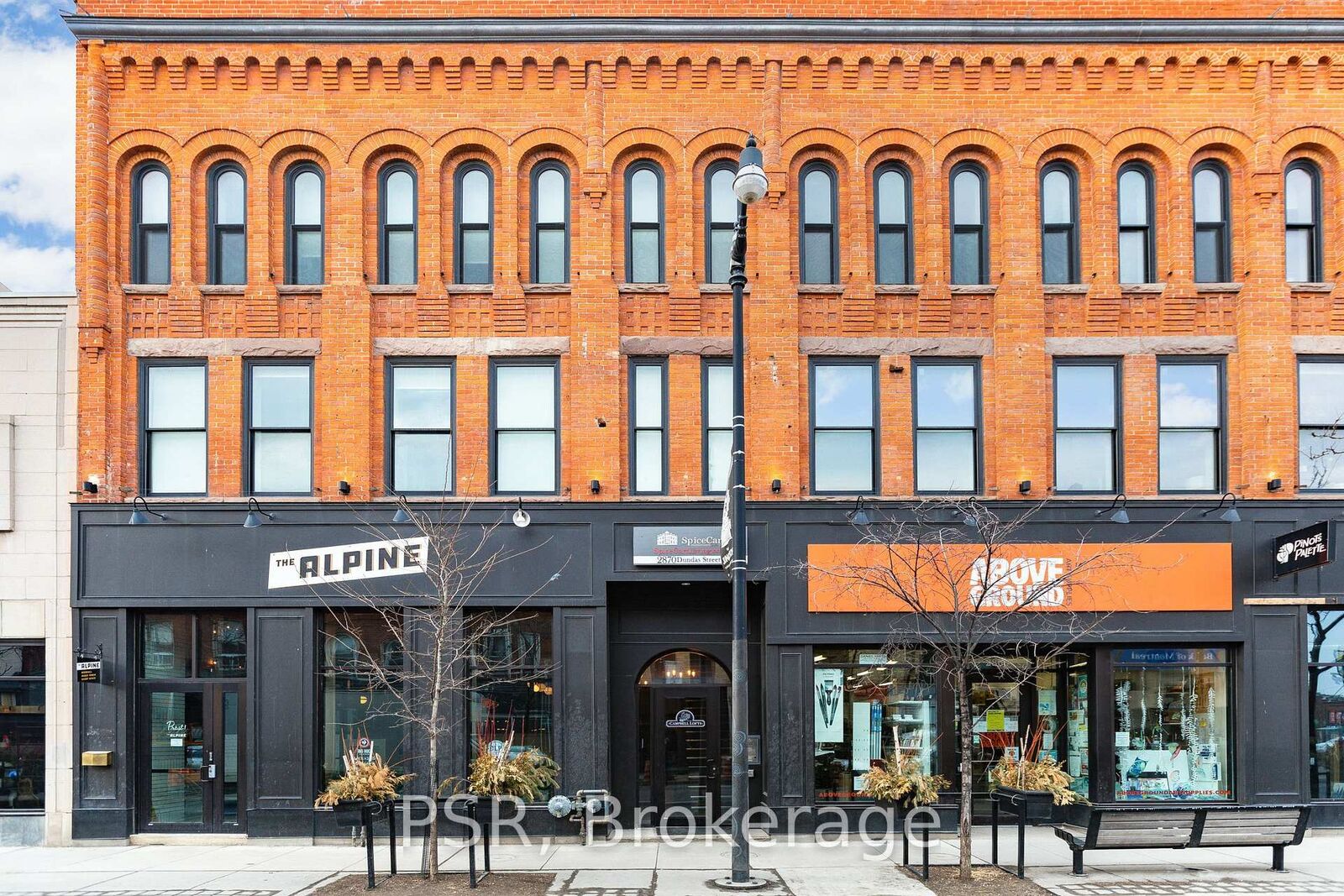 Property Photo:  2870 Dundas Street W 216  ON M6P 1Y8 