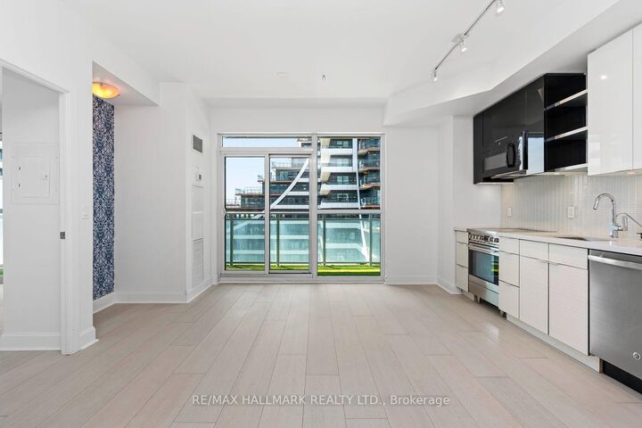 Property Photo:  33 Shore Breeze Drive 701  ON M8V 0G1 