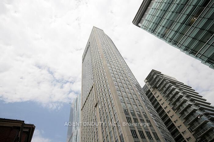 Property Photo:  210 Victoria Street 4009  ON M5B 2R3 