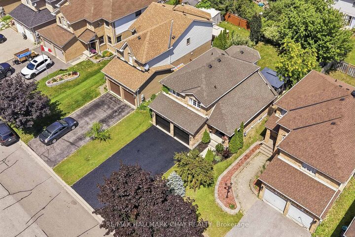 Property Photo: 228 Wessenger Drive ON L4N 8R4