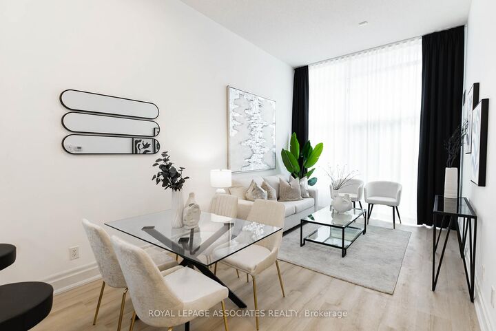 Property Photo:  111 Upper Duke Crescent 101  ON L6G 0C8 