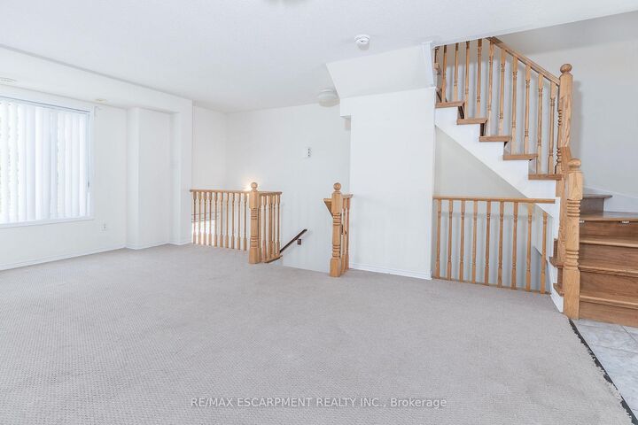 Property Photo:  3050 Erin Centre Boulevard 126  ON L5M 0P5 
