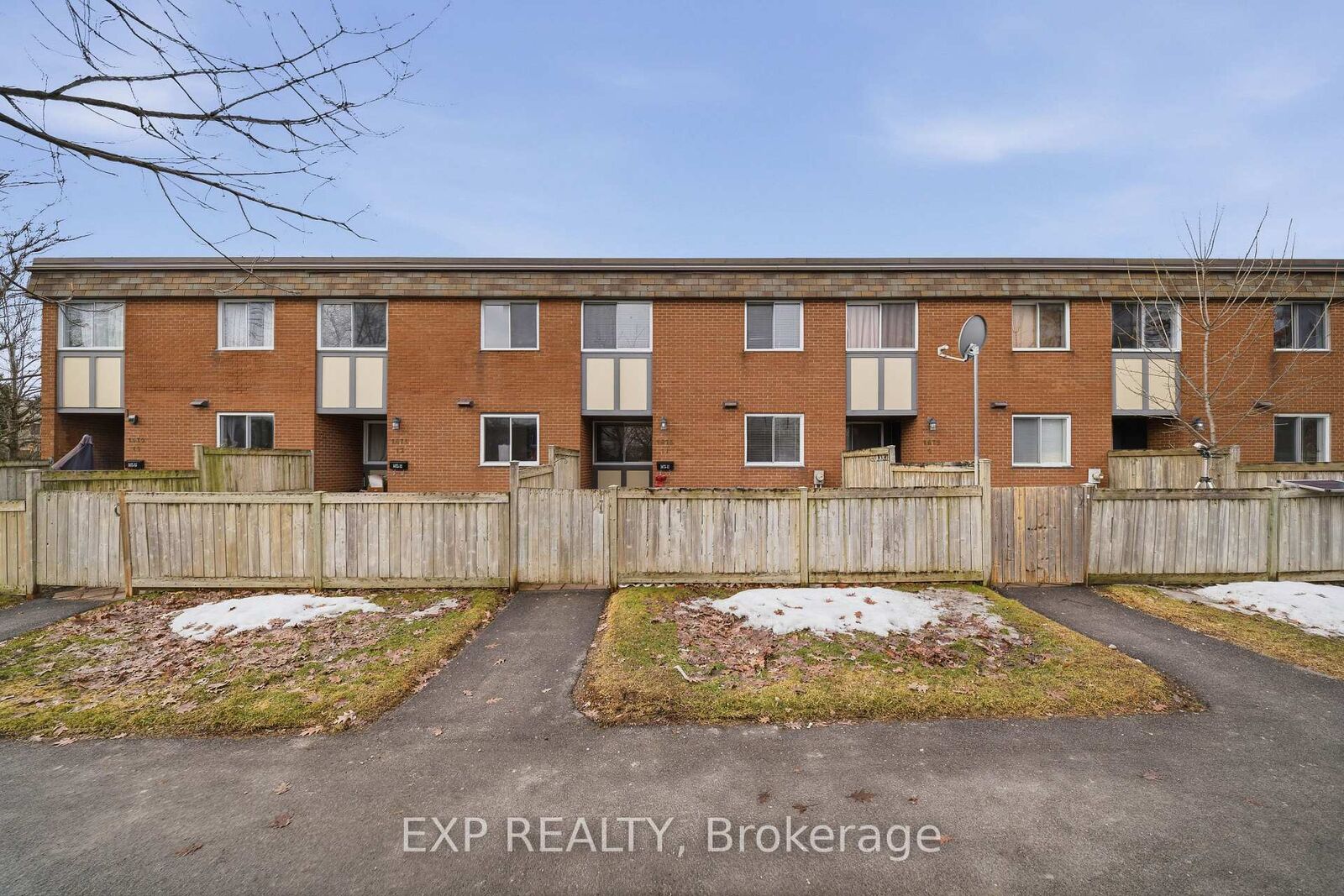 Property Photo:  1675 Heatherington Road 11  ON K1V 8V8 