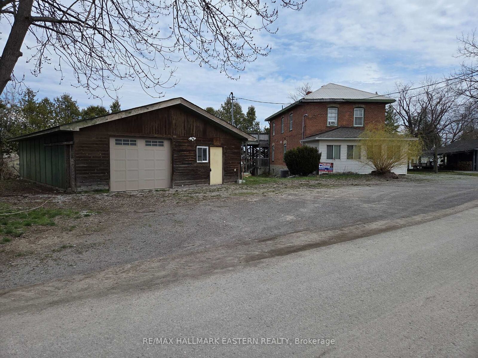 Property Photo: 10 Hill Street ON K0L 2H0