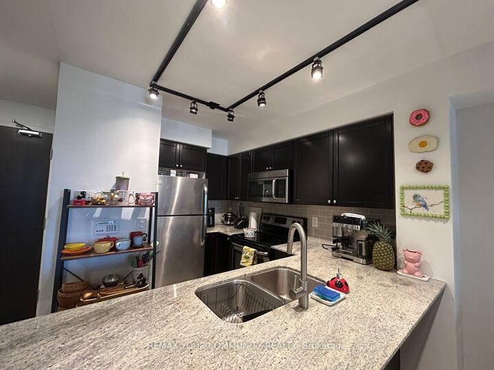 Property Photo: 73 King William Crescent 1008 ON L4B 0C2
