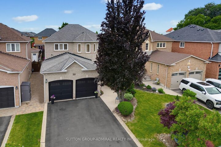 Property Photo: 27 Pine Hollow Crescent ON L6A 2L6