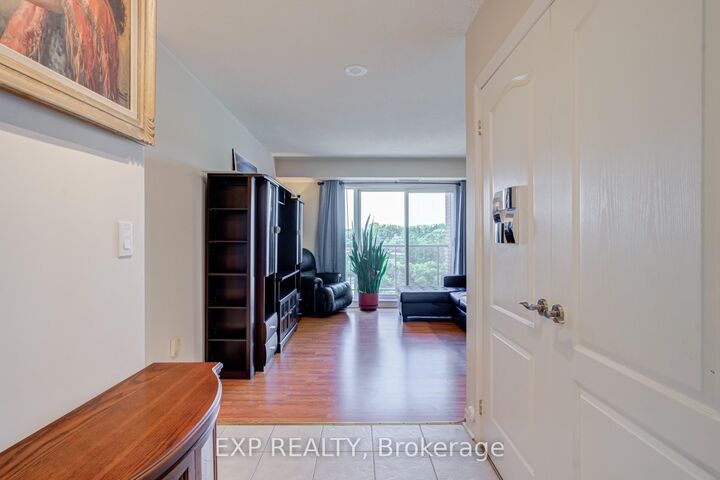 Property Photo: 2088 Lawrence Avenue W 707 ON M9N 3Z9
