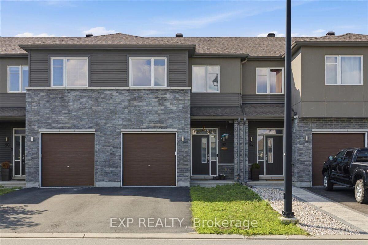 Property Photo:  92 Riddell Street  ON K7C 0J8 