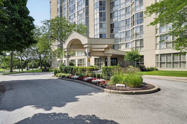 Property Photo:  162 Martindale Road 704  ON L2S 3S4 