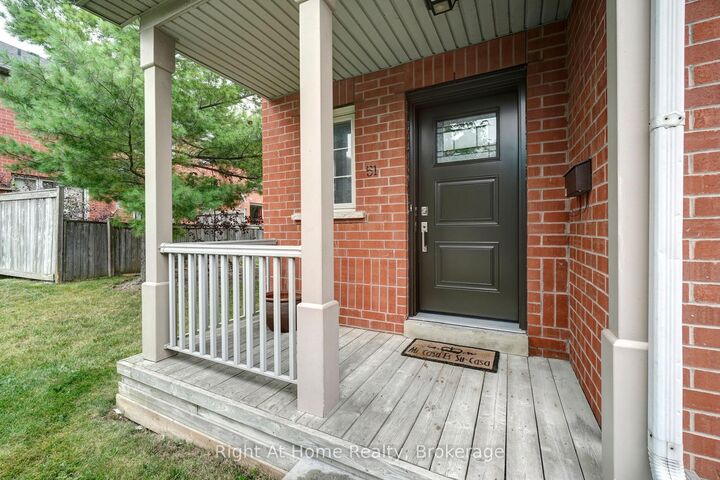 Property Photo: 5223 Fairford Crescent 51 ON L5V 2M6