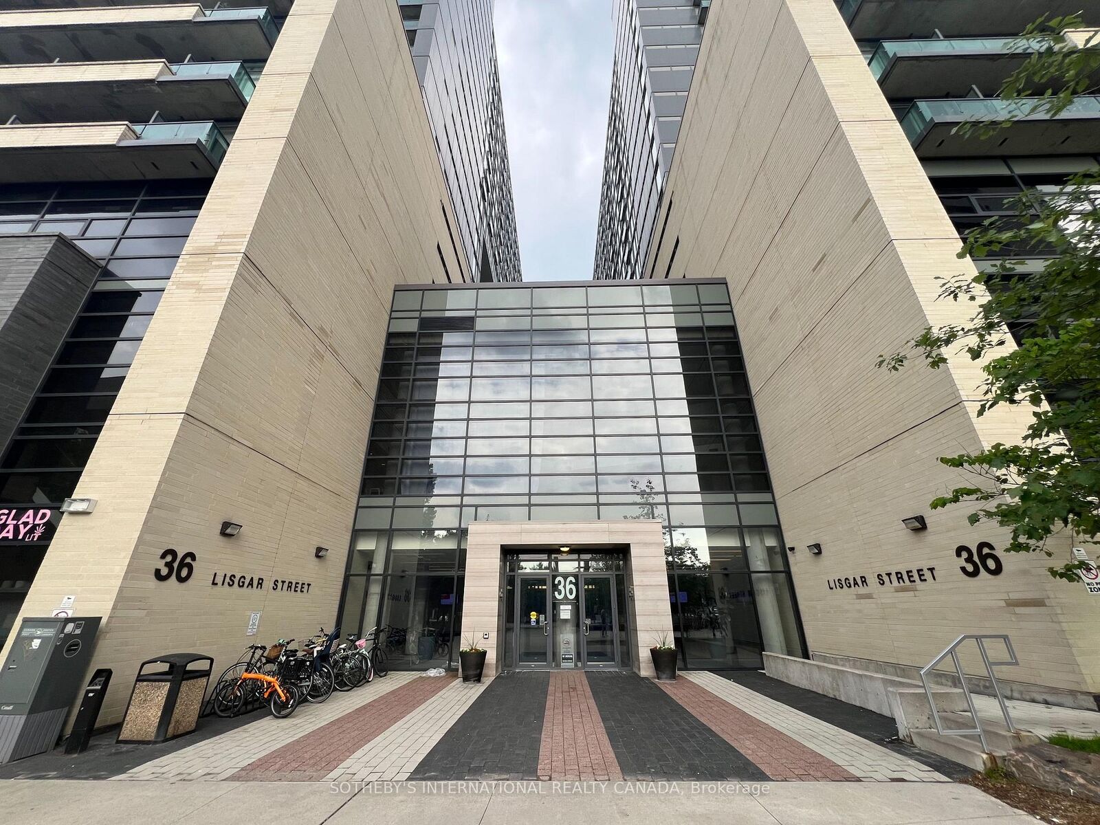 Property Photo:  36 Lisgar Street 815  ON M6J 0C7 