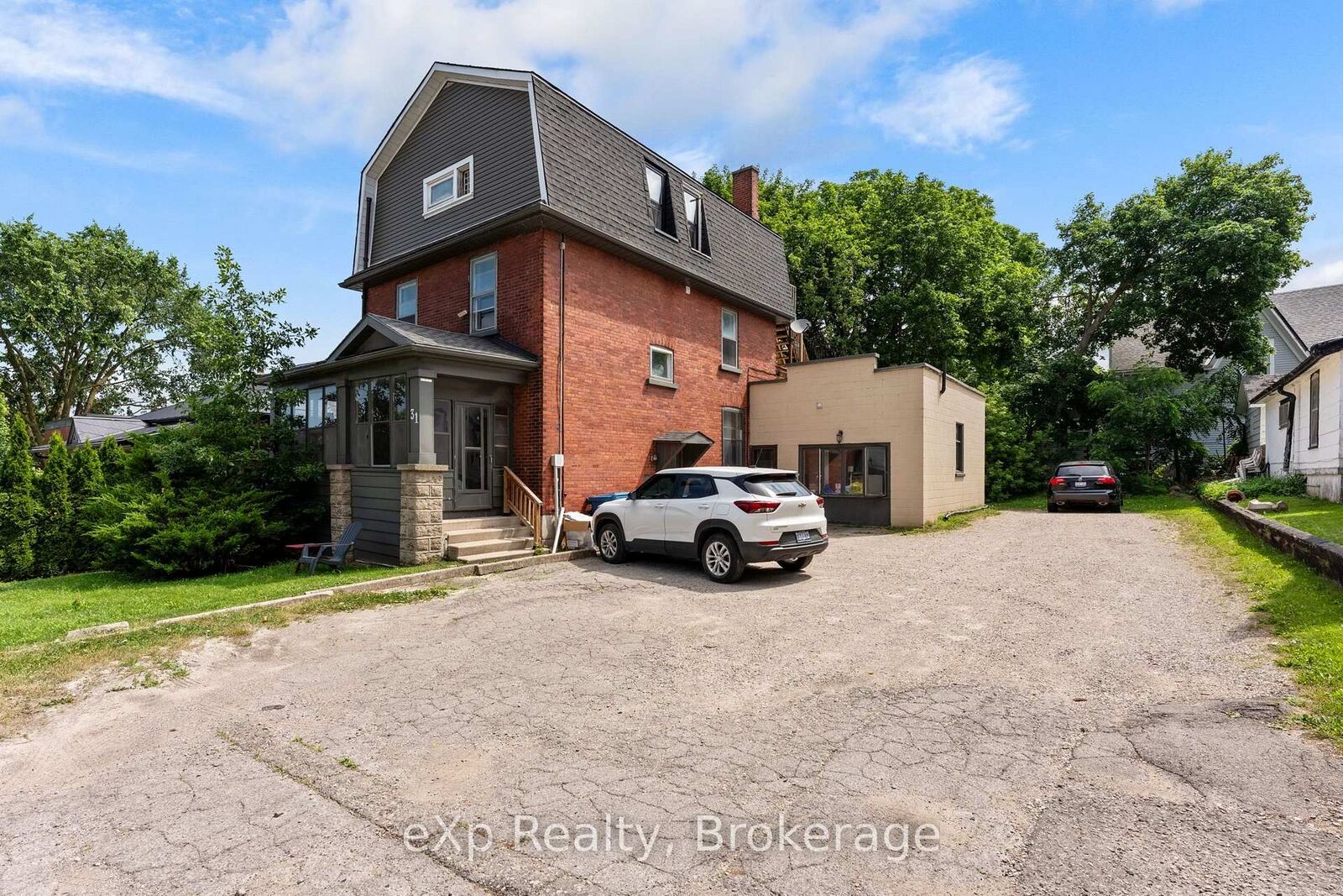 Property Photo:  31 Waterloo Street S  ON N5A 4A5 