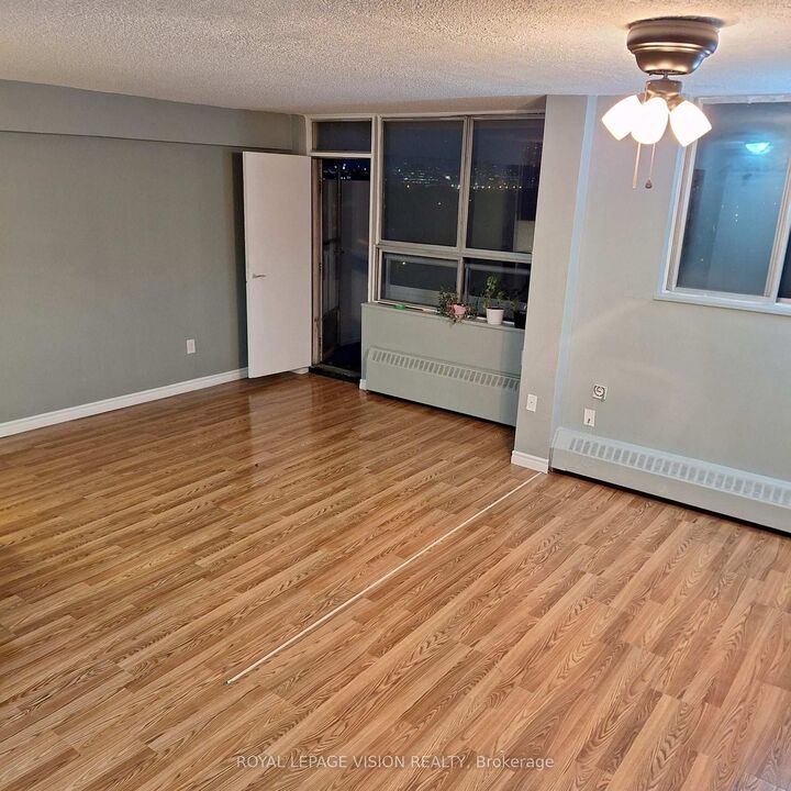 Property Photo: 940 Caledonia Road 1107 ON M6B 3Y4