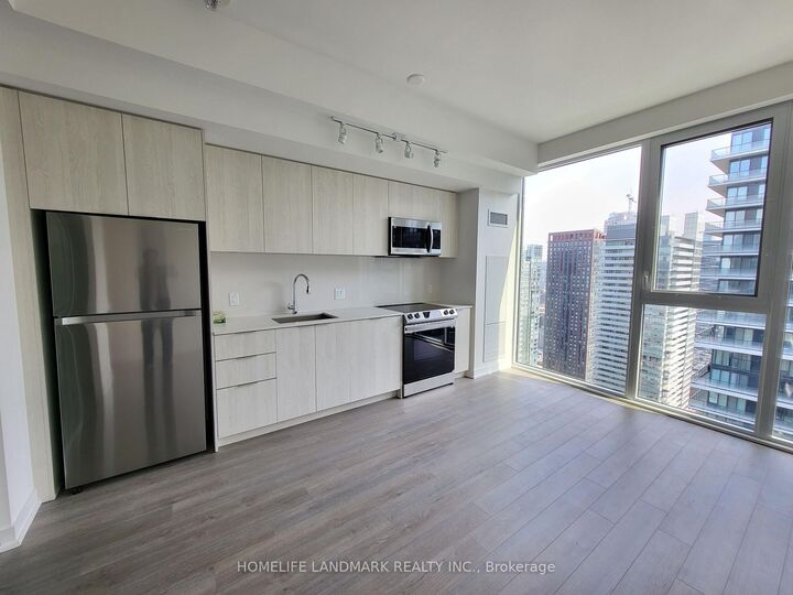 Property Photo:  357 King Street W 4104  ON M5V 0S7 