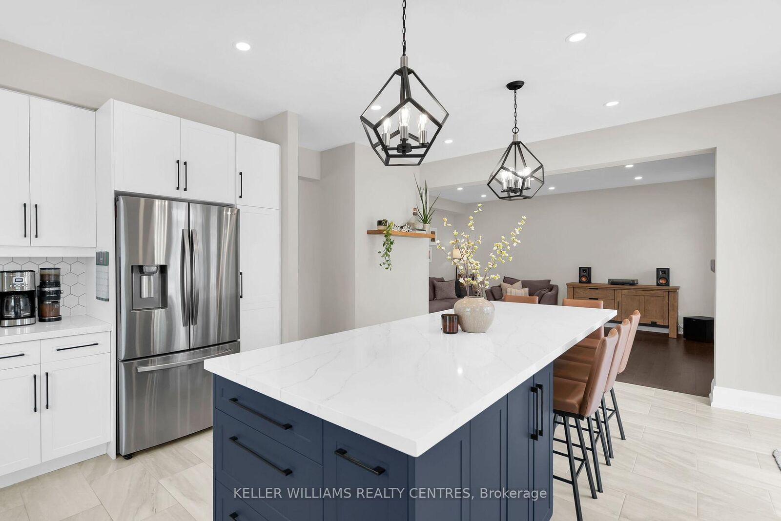 Property Photo: 2 Jewelwing Court ON L4L 2K1