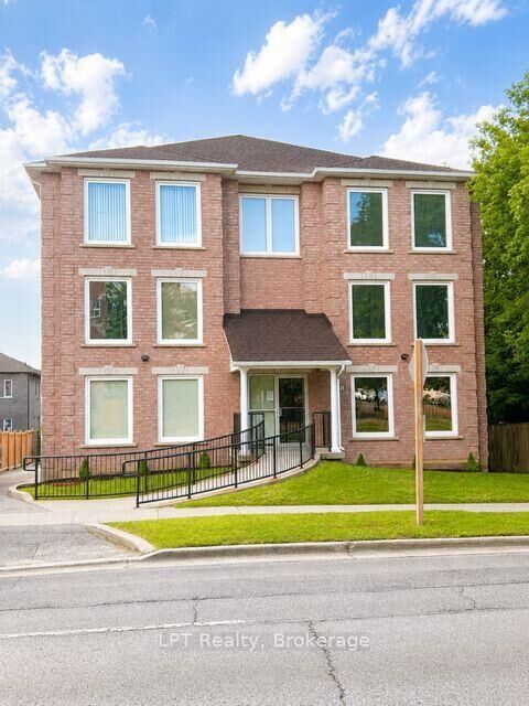 Property Photo:  208 Centre Street S 201  ON L1H 4A9 