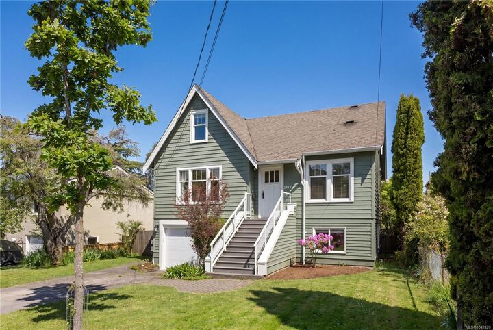 Property Photo: 2052 Carrick St BC V8R 2M6