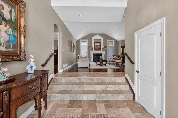 Property Photo: 6 Vallochie Court ON N9Y 4C8