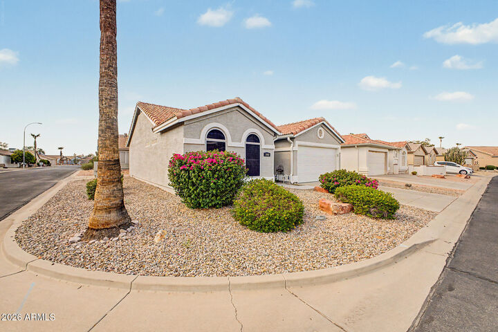 Property Photo:  1902 E Colonial Drive  AZ 85249 