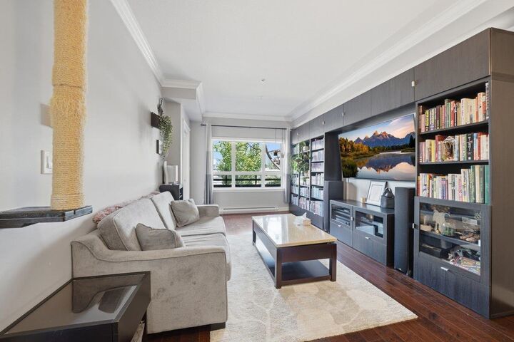 2664 Kingsway Avenue 203 — photo 1