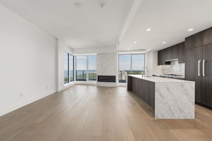 Property Photo:  1475 Foster Street 1401  BC V4B 0C9 