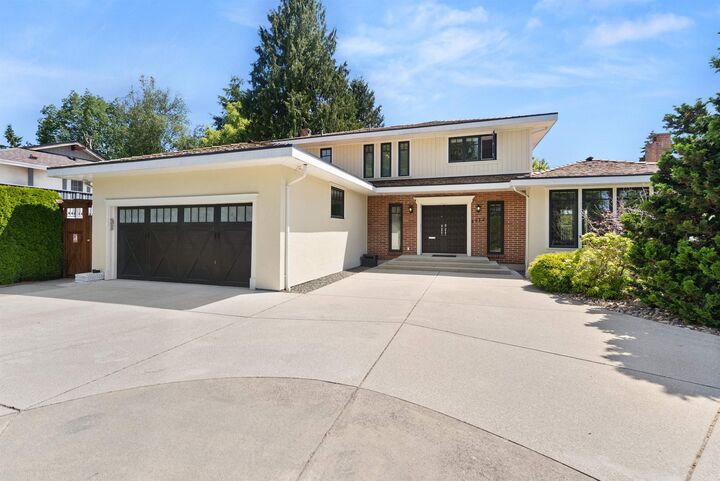 1112 50B Street — photo 1